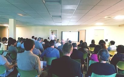 Desks - Coworking space in the Eastside Desks - Coworking space in the Eastside
