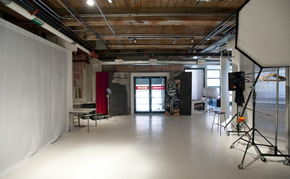 Monthly desk rental space Monthly desk rental space