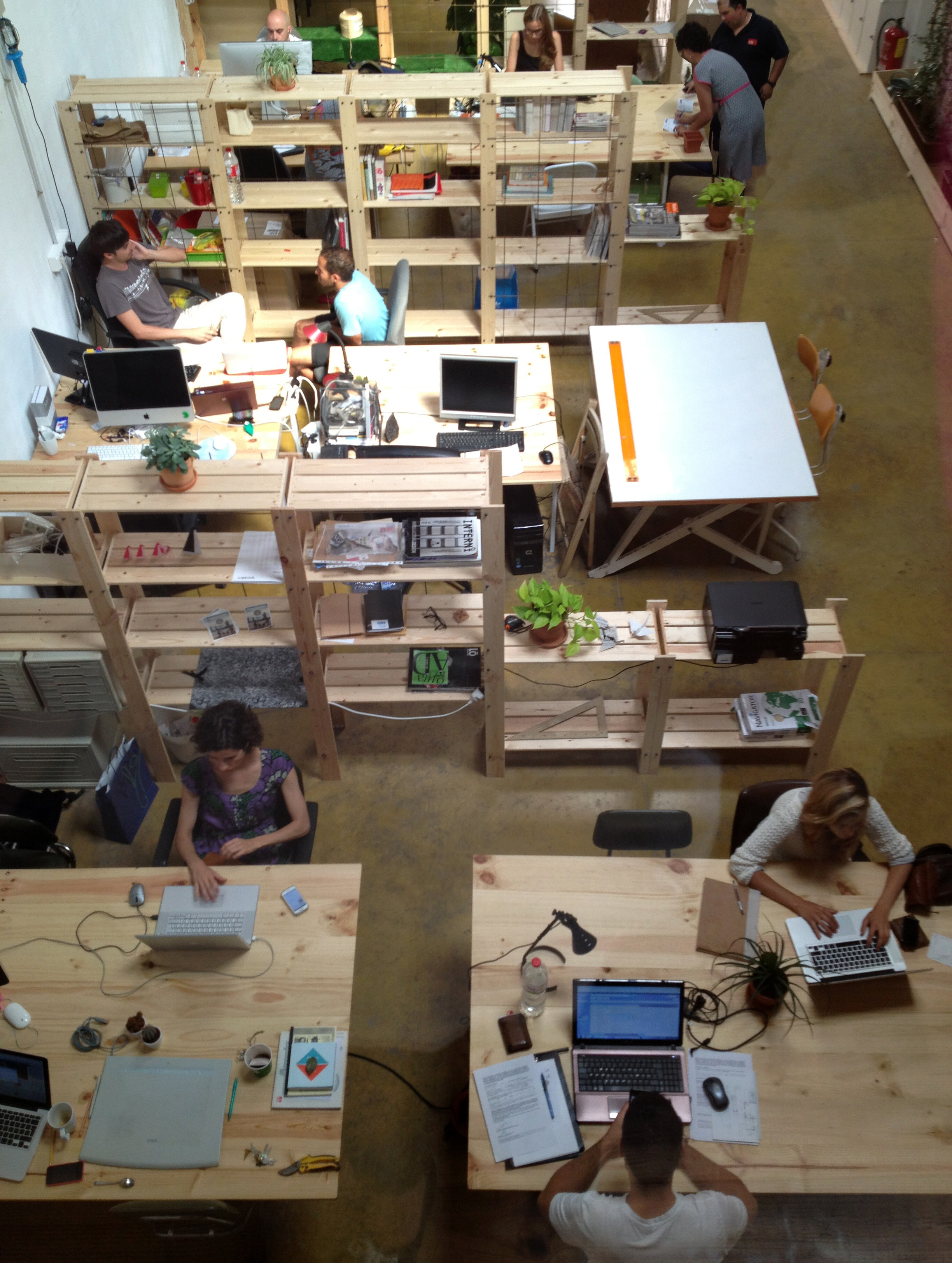 COWORKING :: M