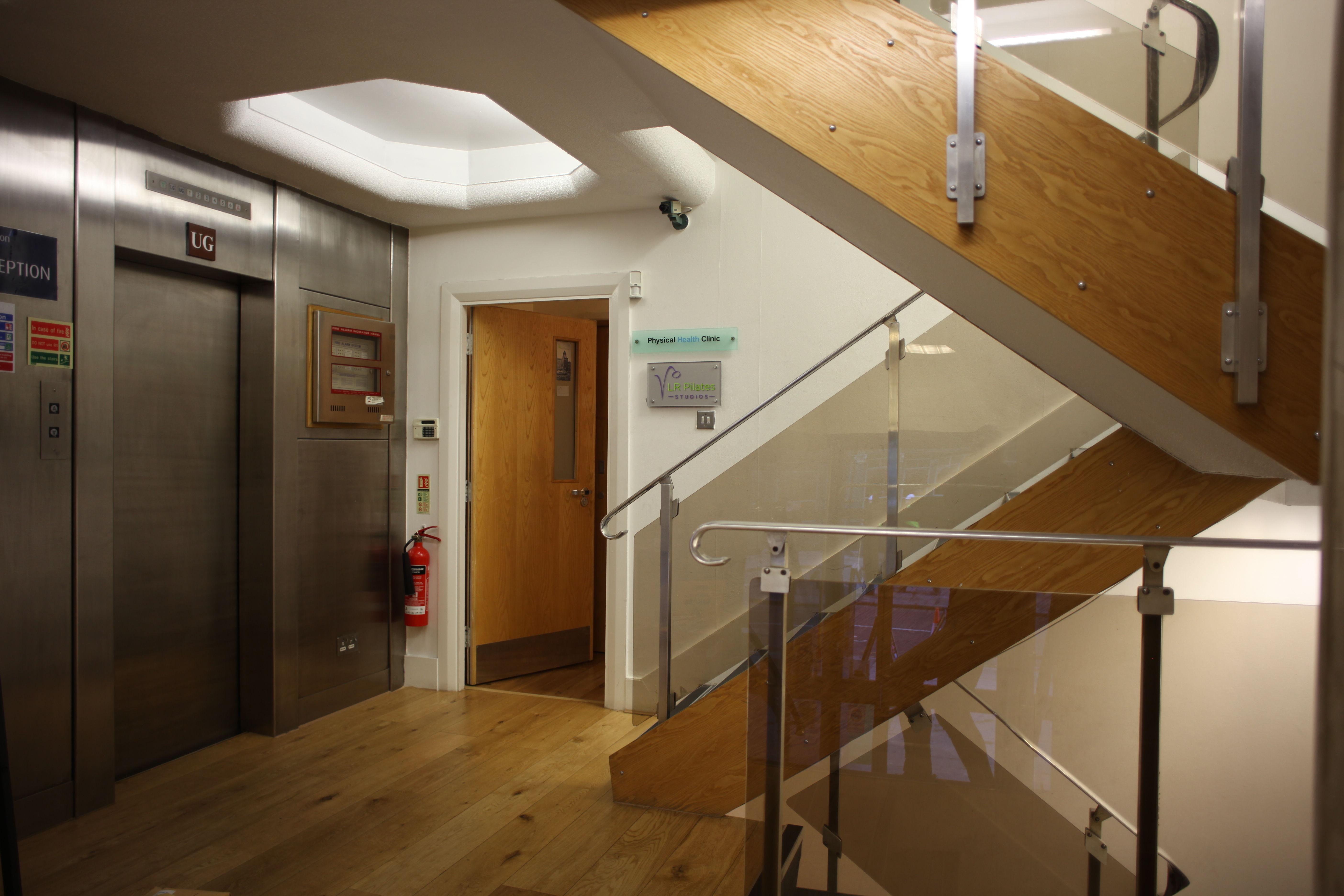 Between one and four desks for hire - Liverpool Street/Barbican