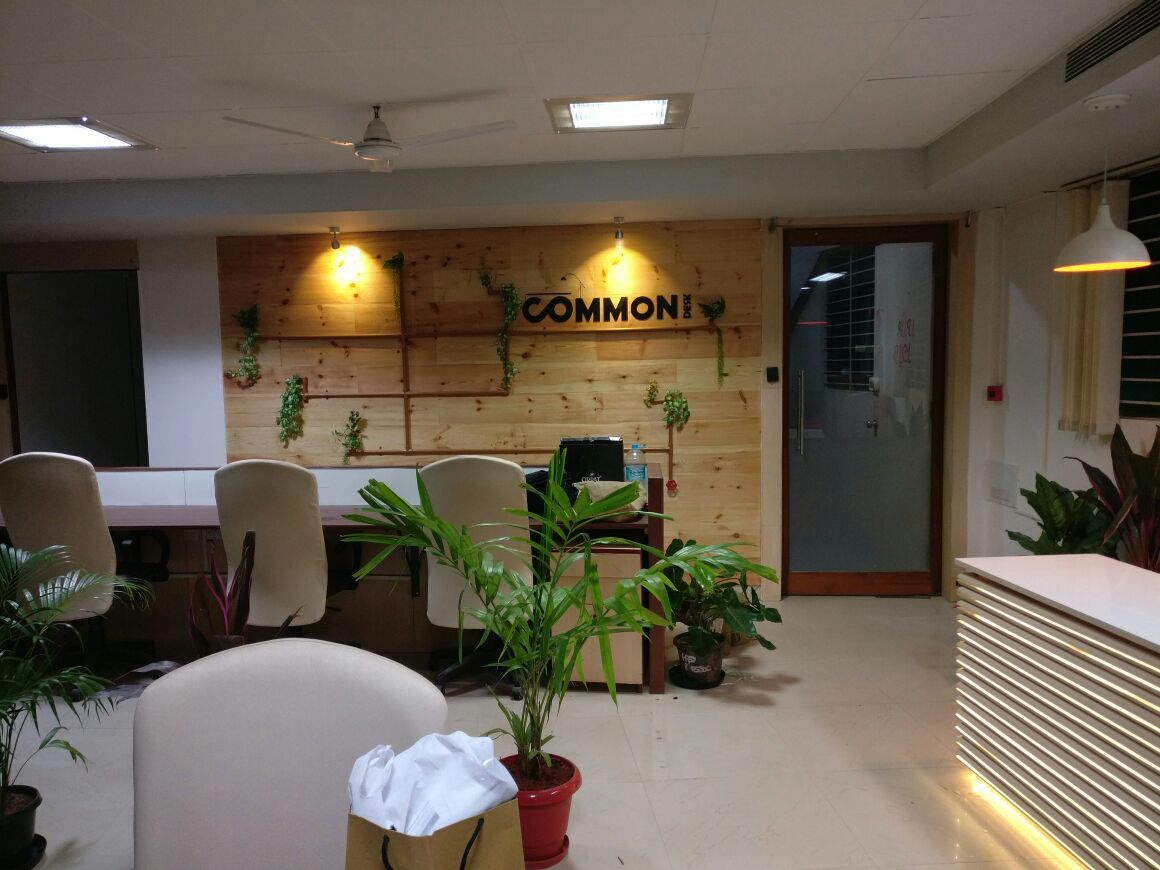 Common Desk Common Desk