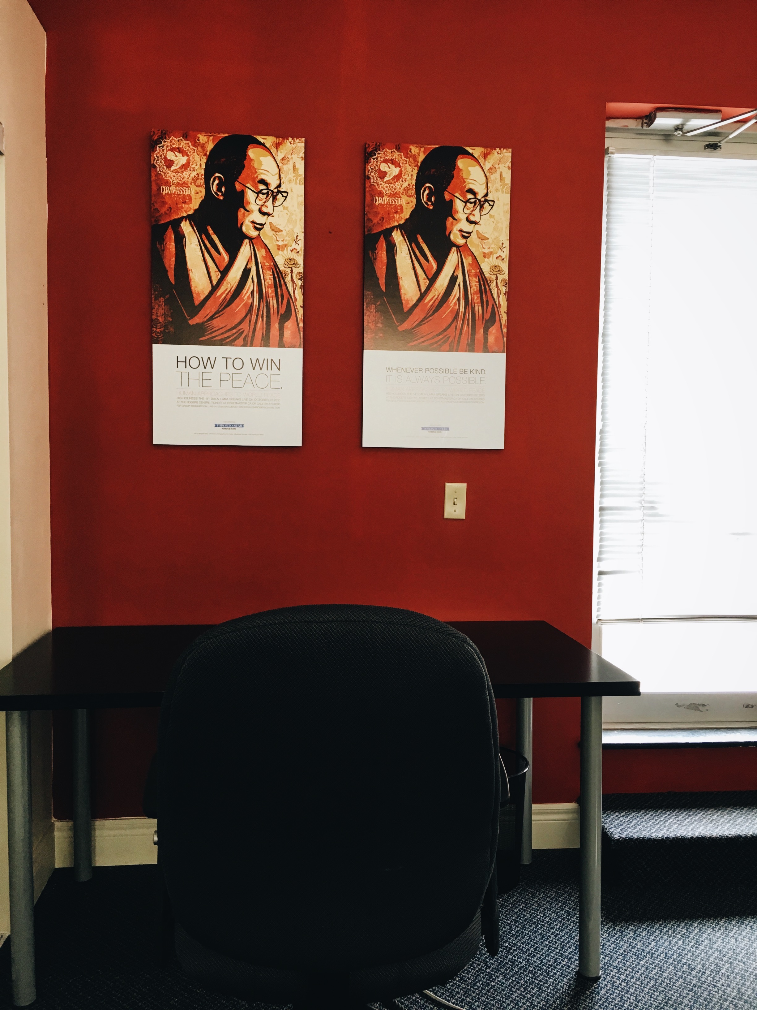 Dedicated desks. Shared office space. Big windows. Open concept. Decks with a view of the lake. Dedicated desks. Shared office space. Big windows. Open concept. Decks with a view of the lake.
