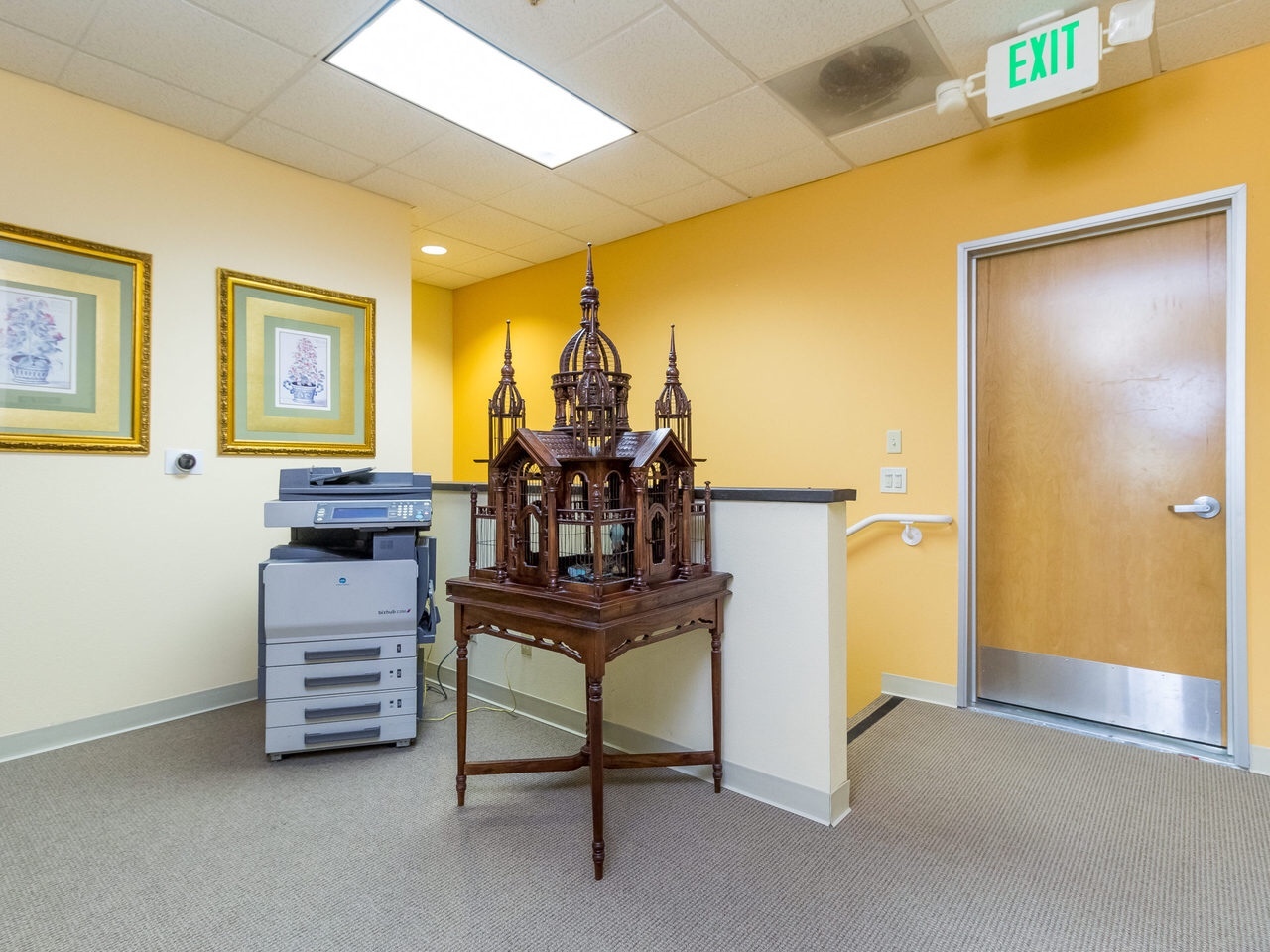 Executive Office Suites Desks Near Me