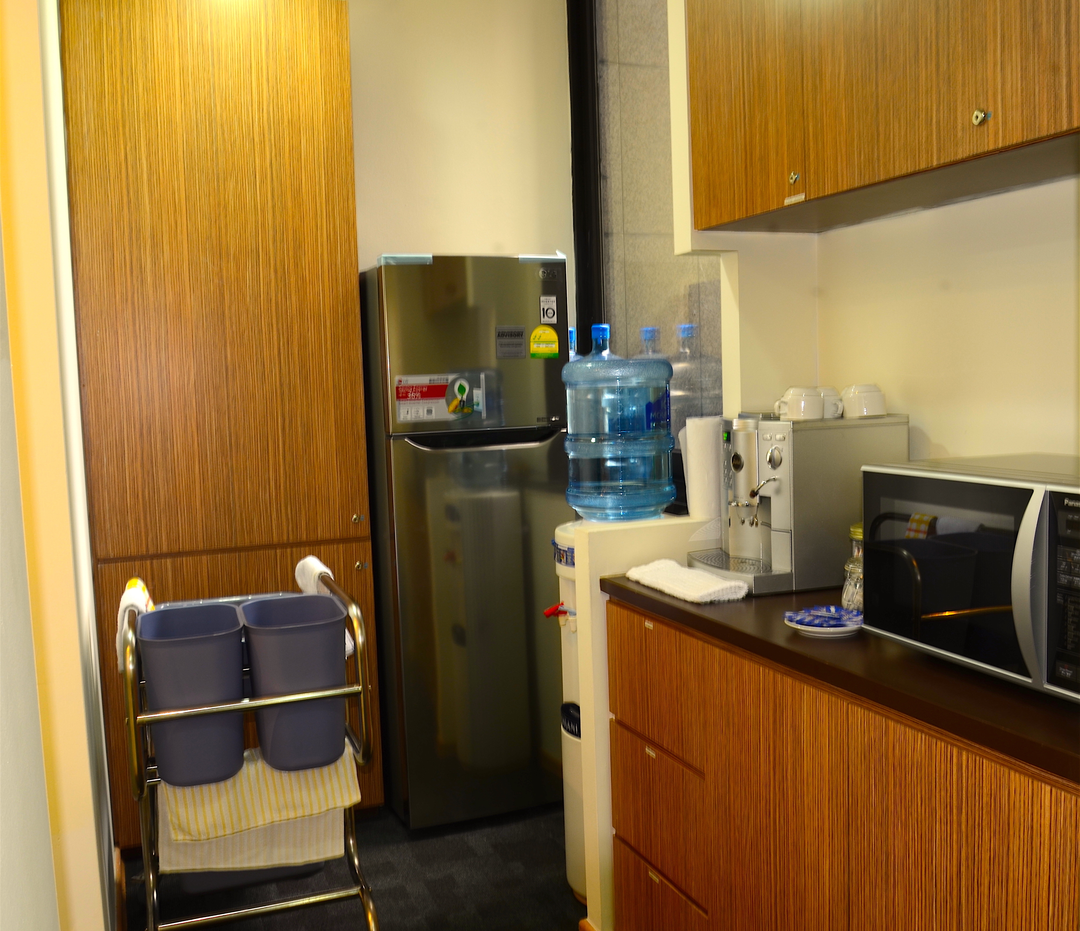 Raffles Business Concierge (2 seater)