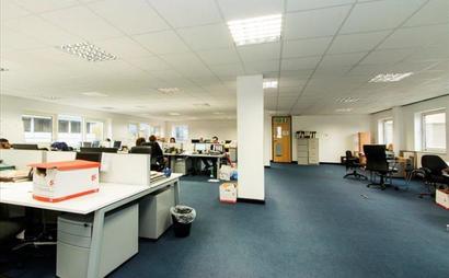 Large office available in Canary Warf