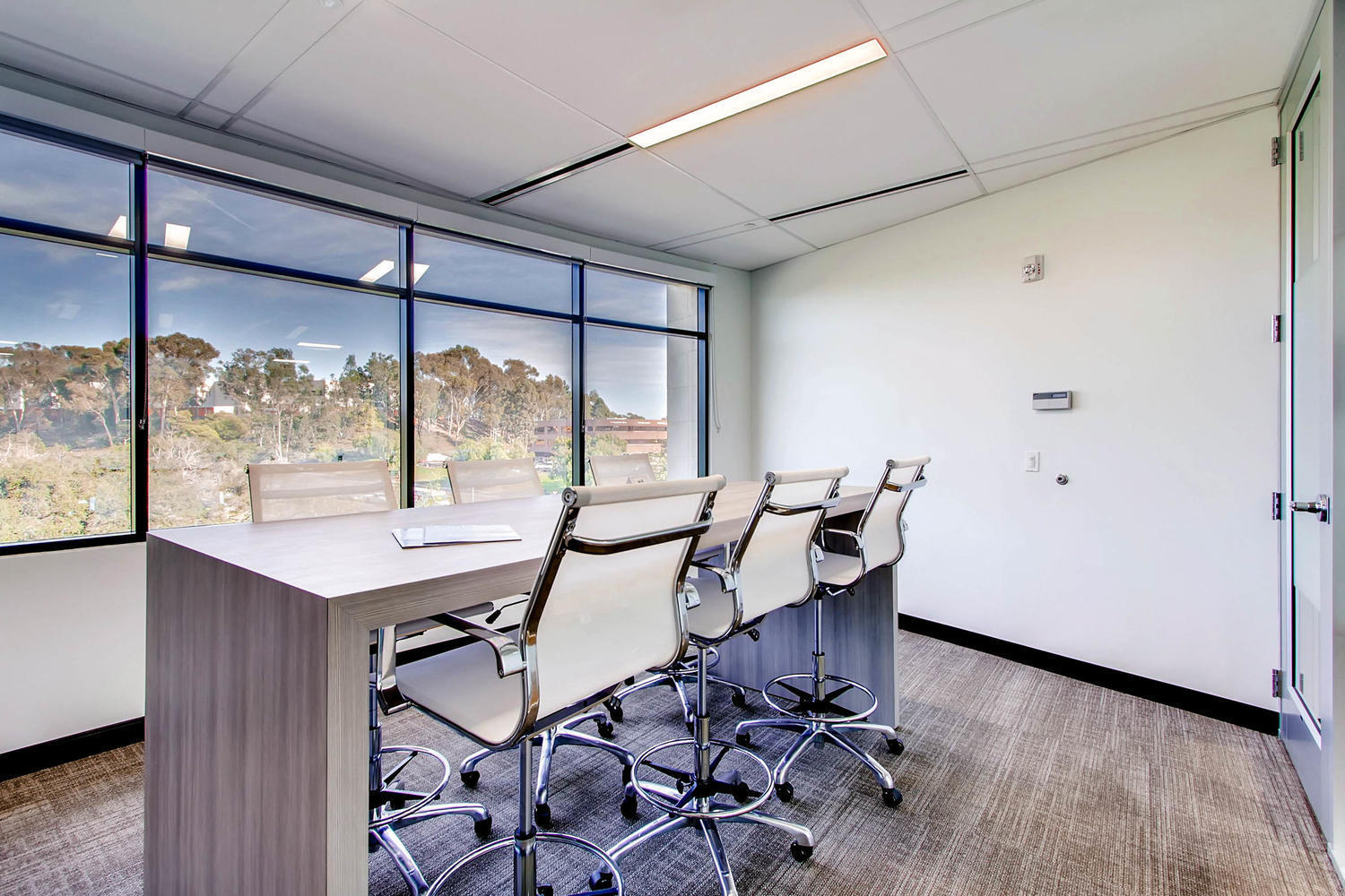 Meeting Room (Short Board) Meeting Room (Short Board)