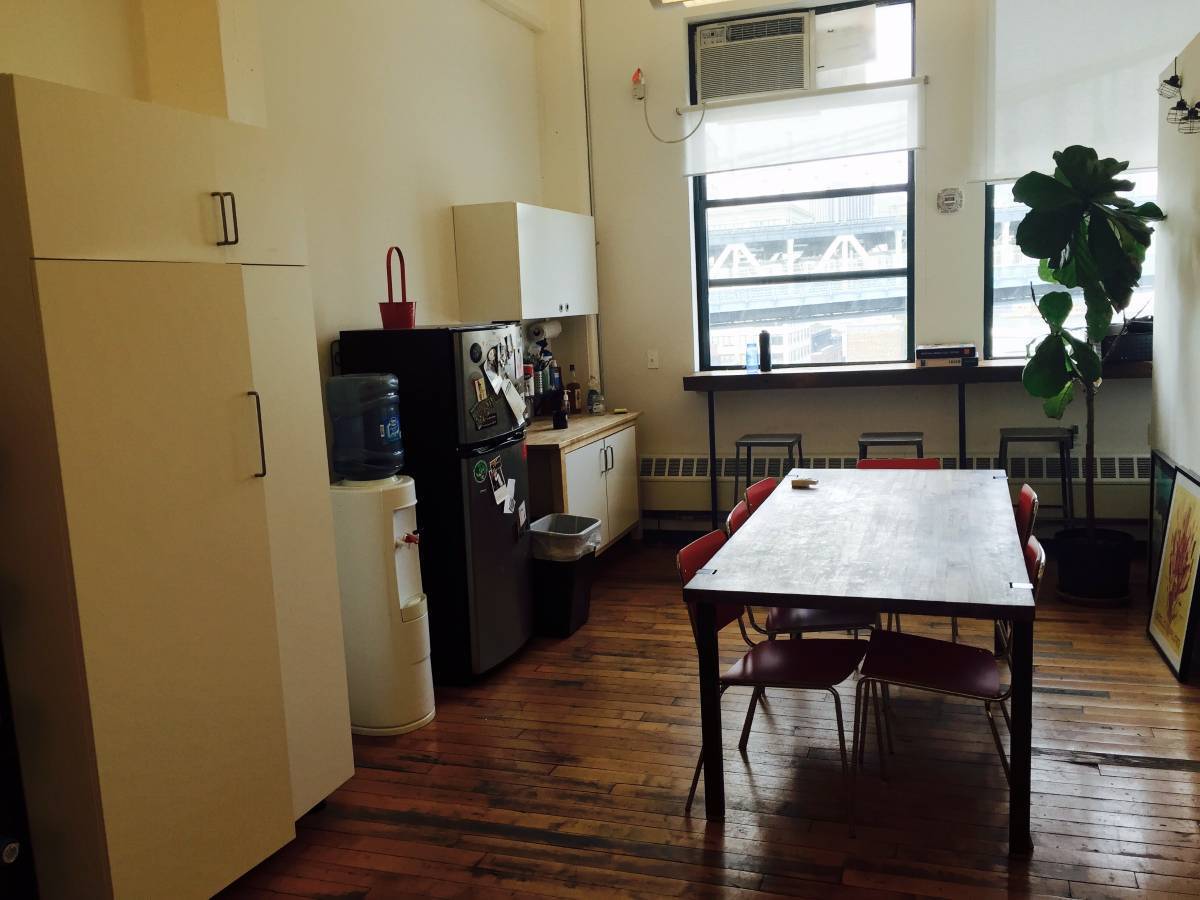 Desks Available at Ground Control Touring