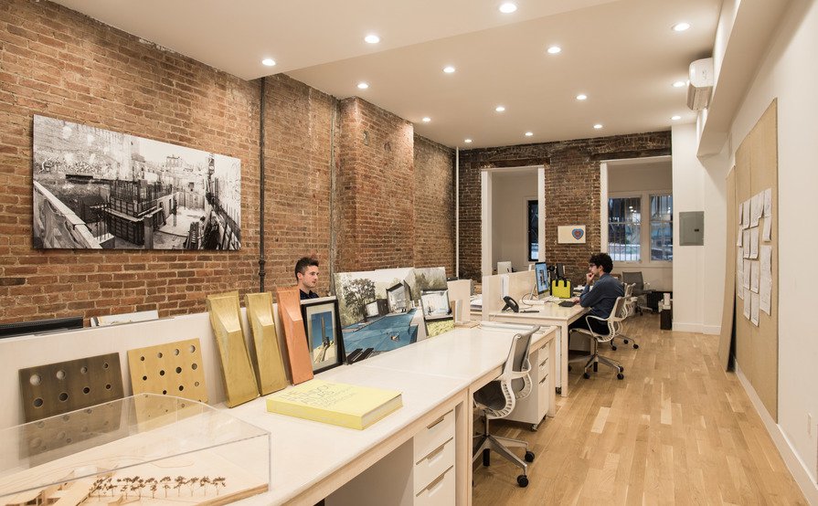 Desks available in Bright Office Desks available in Bright Office