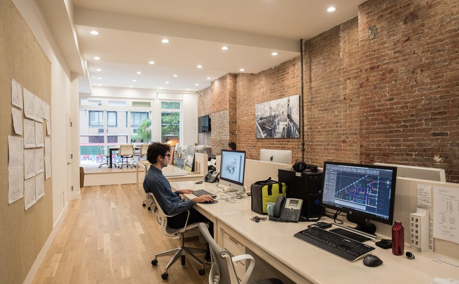 Desks available in Bright Office Desks available in Bright Office