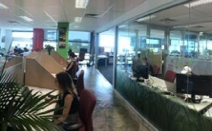 Hot Desk Hot Desk