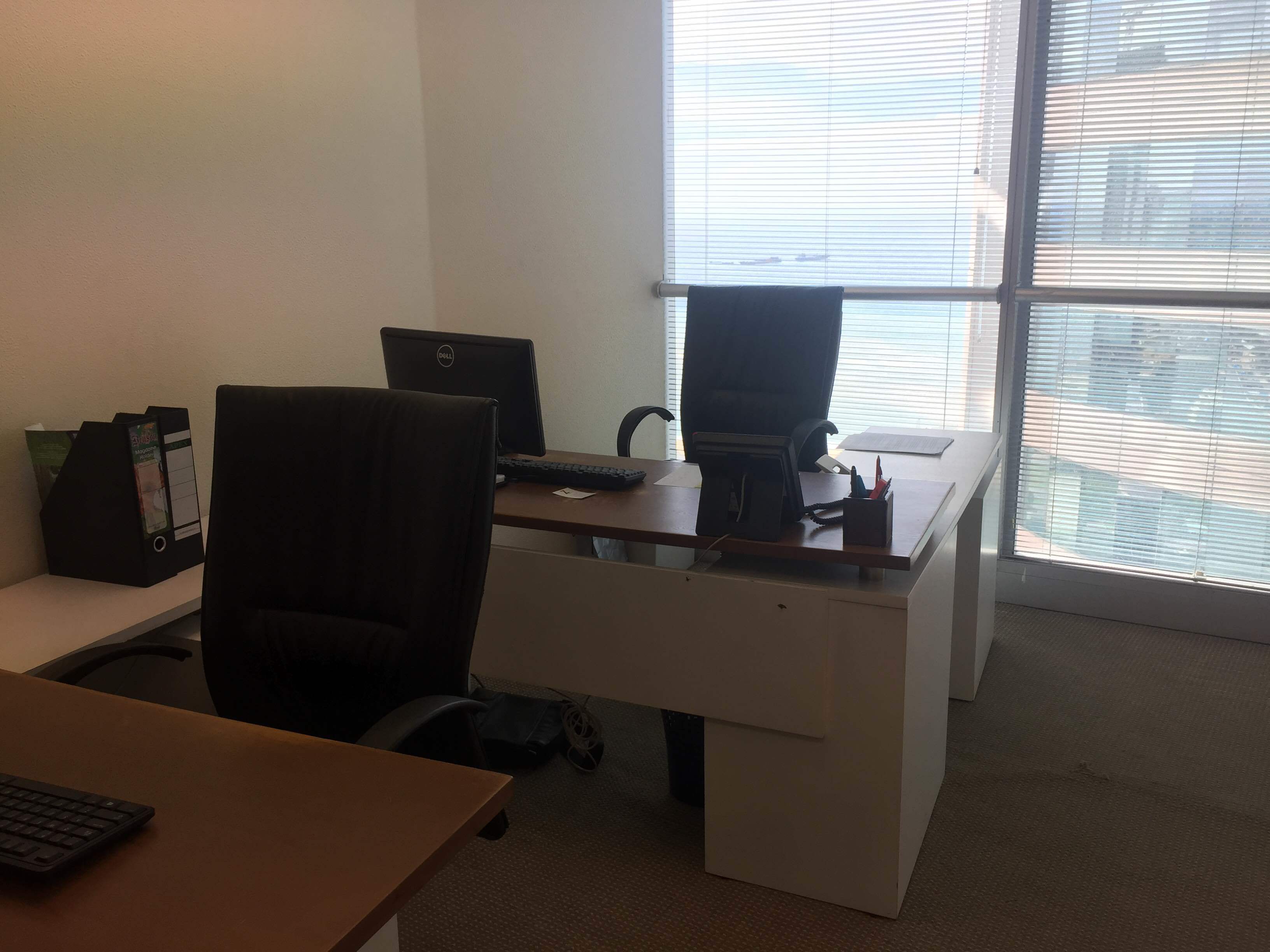 Office Space(s) / Desks for Rent, World Trade Center, Colombo