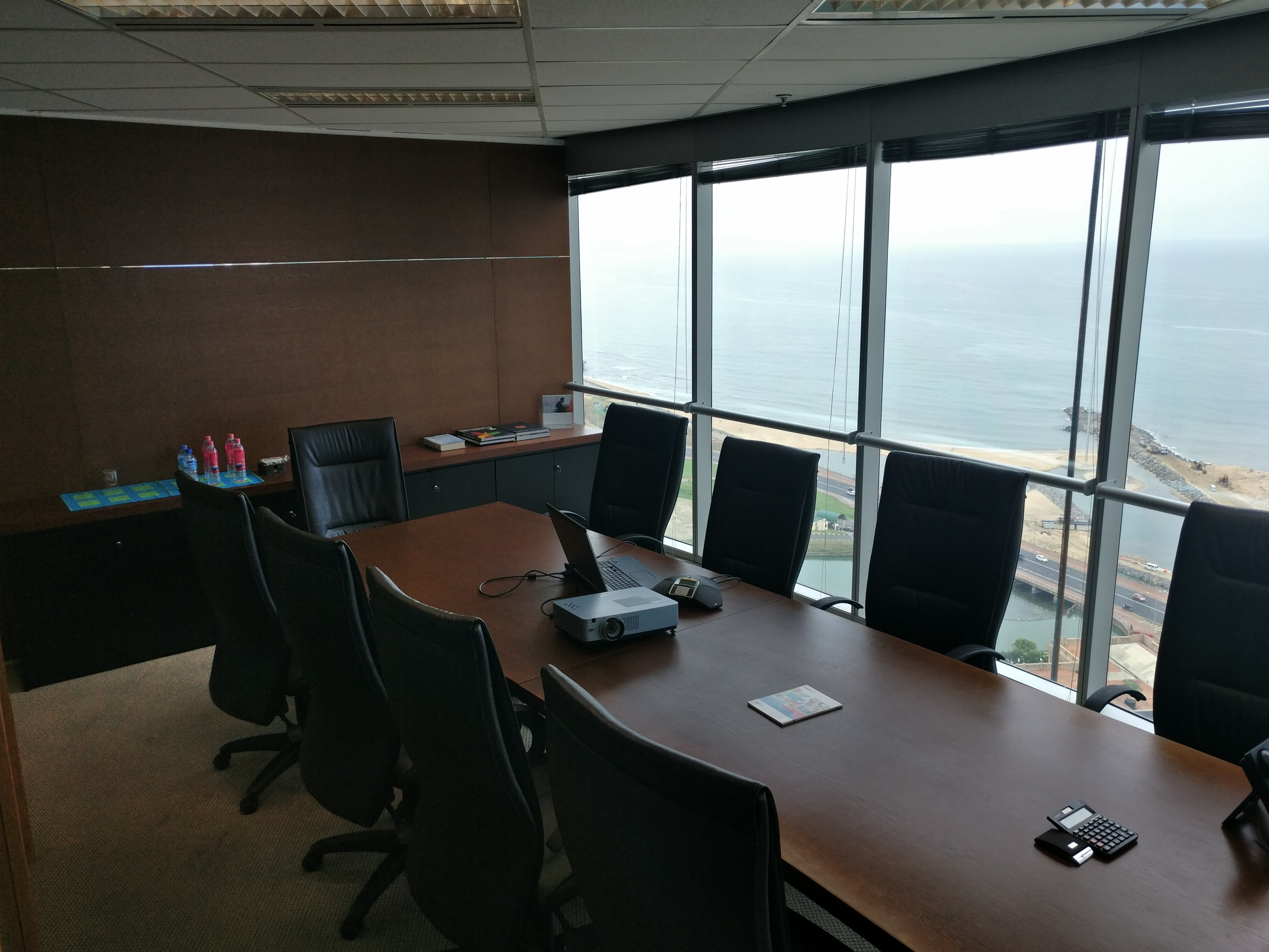 Office Space(s) / Desks for Rent, World Trade Center, Colombo Office Space(s) / Desks for Rent, World Trade Center, Colombo