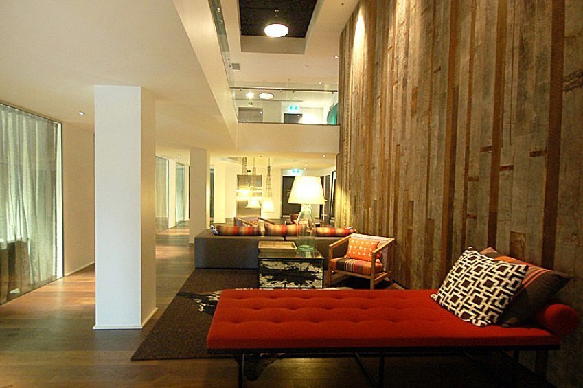 Newly refurbished creative space with two desks for rent in Surry Hills Newly refurbished creative space with two desks for rent in Surry Hills