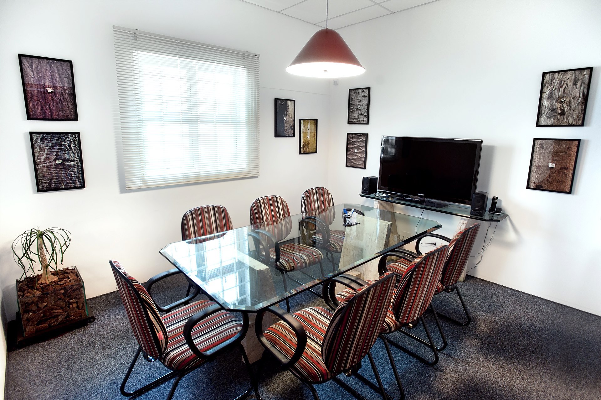 Meeting Room / Sala de Reuniões