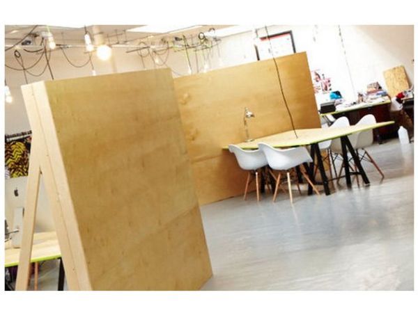 Friendly Studio - 4 desks available 