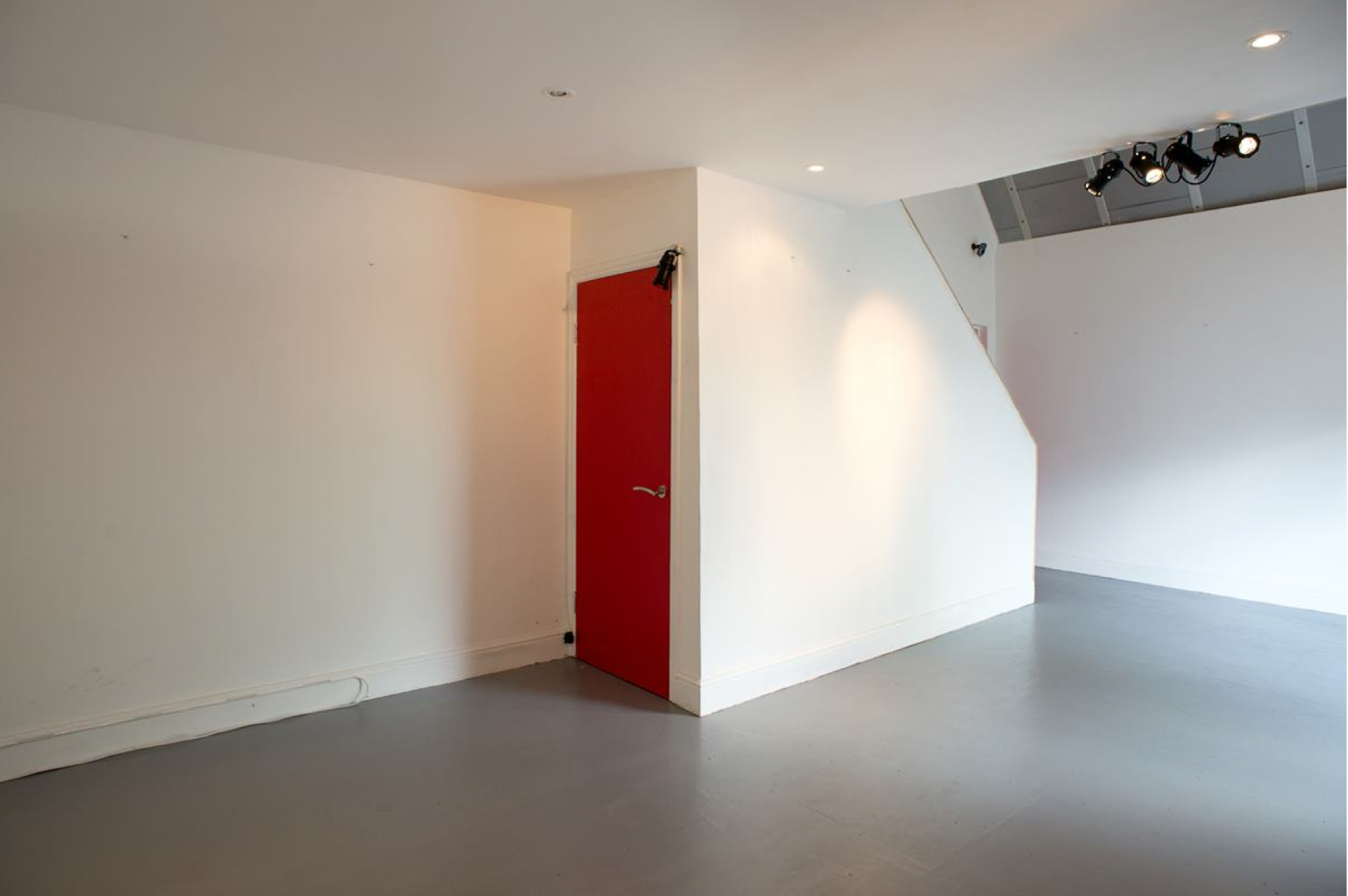 Desk Space / Private Office