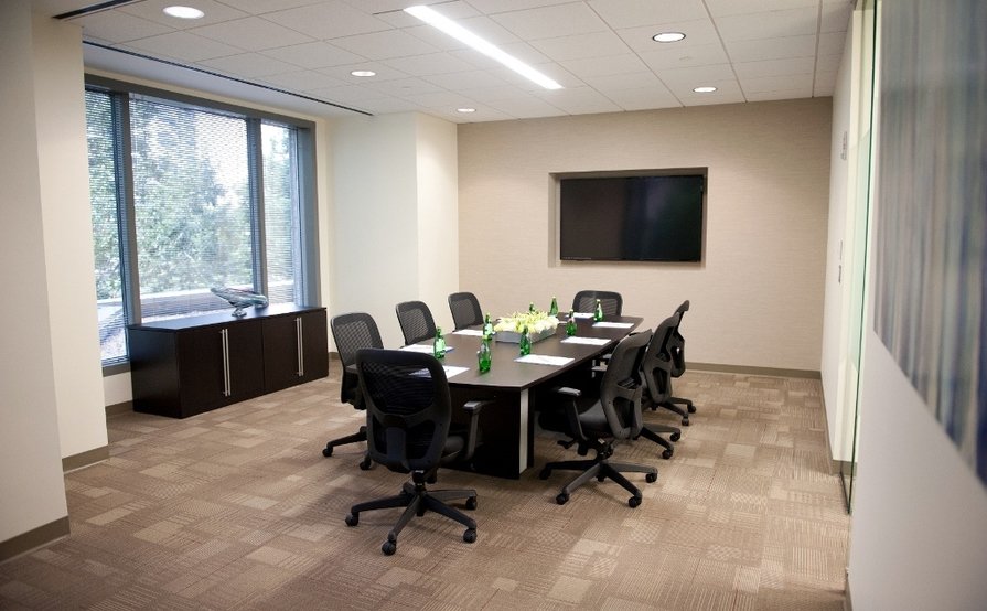 Skyview - 8 Person Conference Room Skyview - 8 Person Conference Room