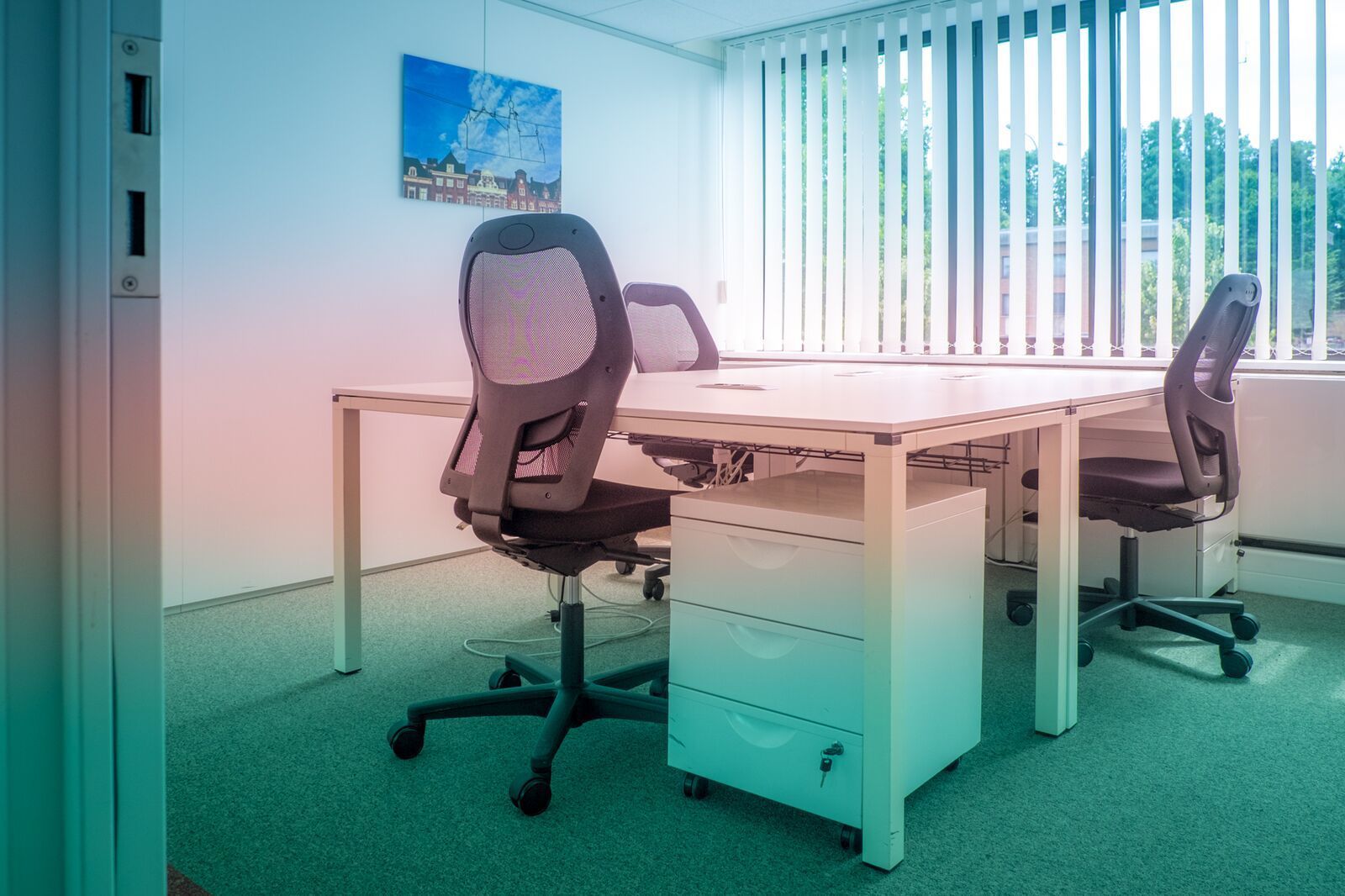Private Office for 3 - All inclusive Private Office for 3 - All inclusive