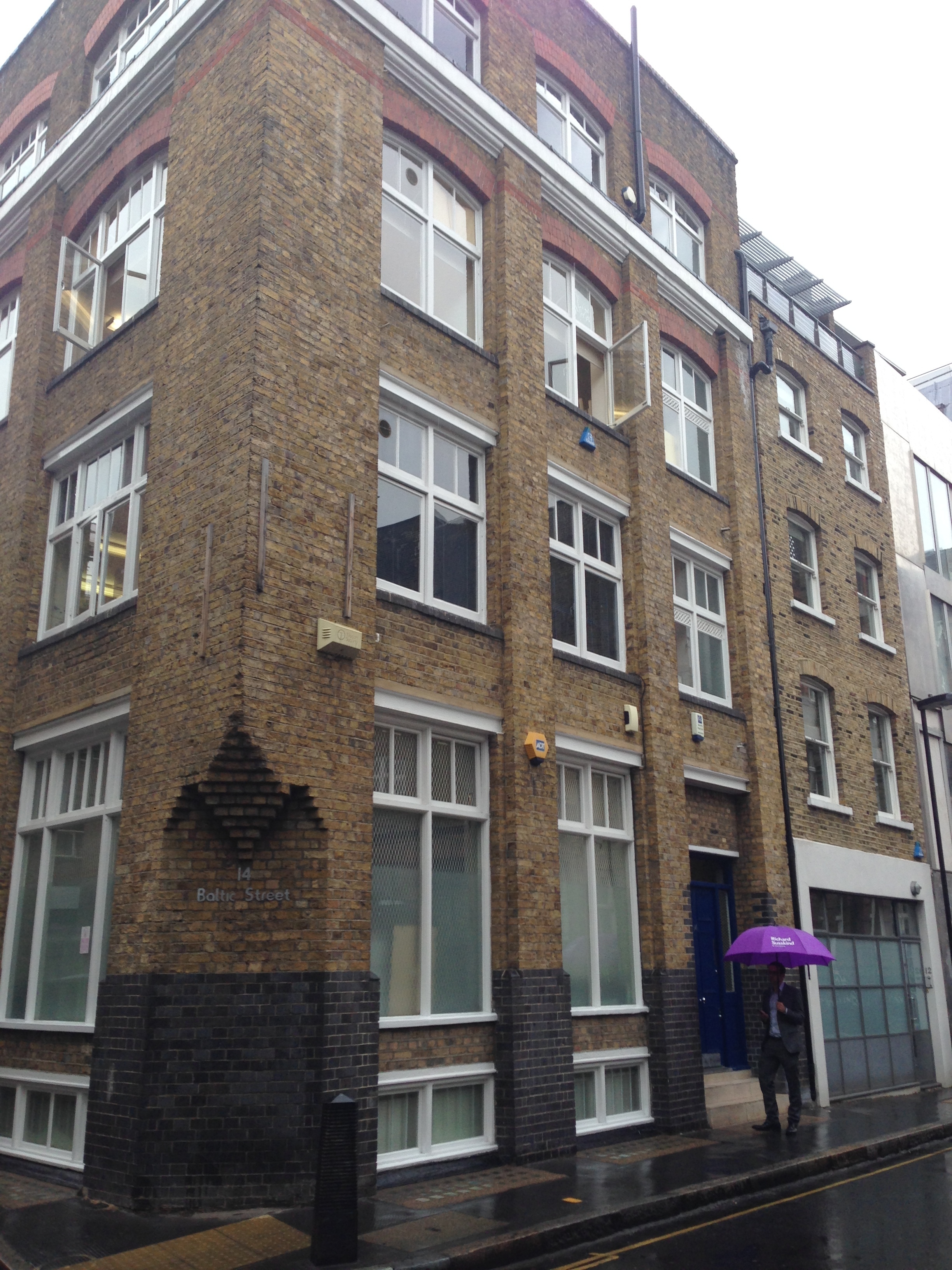 1- 2 Person Private Offices and Fixed Desks short walk from Old St and Barbican Tube Station