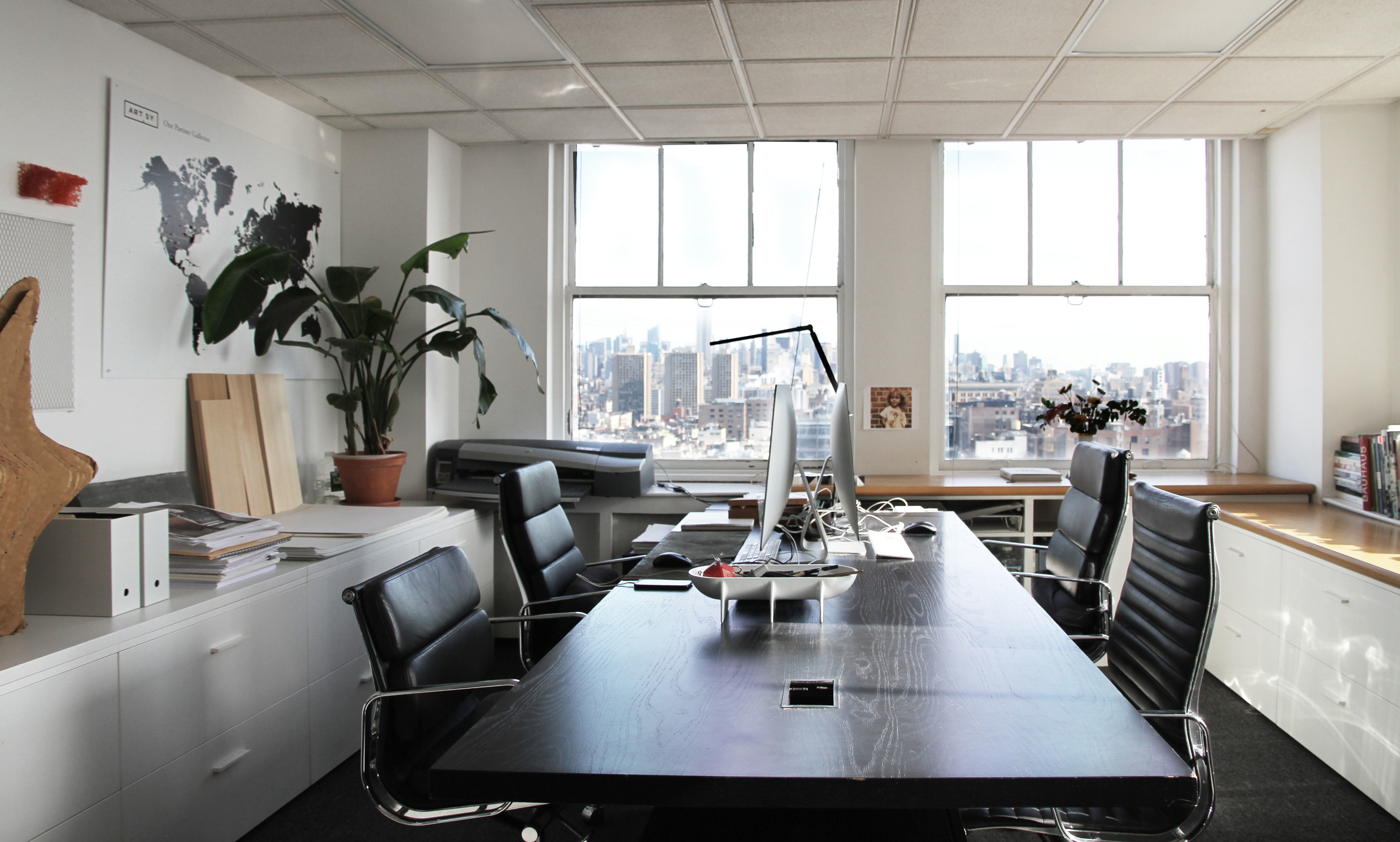 Entire 340 sf corner creative office on the 21st floor of a 1930's office building in Tribeca. Awesome unblocked views to the north and the east Entire 340 sf corner creative office on the 21st floor of a 1930's office building in Tribeca. Awesome unblocked views to the north and the east