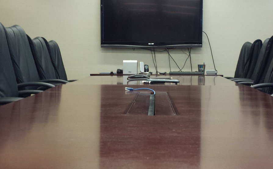 Large Conference Room with Natural Light Large Conference Room with Natural Light