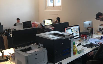 2 Office Desks Available to Rent 2 Office Desks Available to Rent