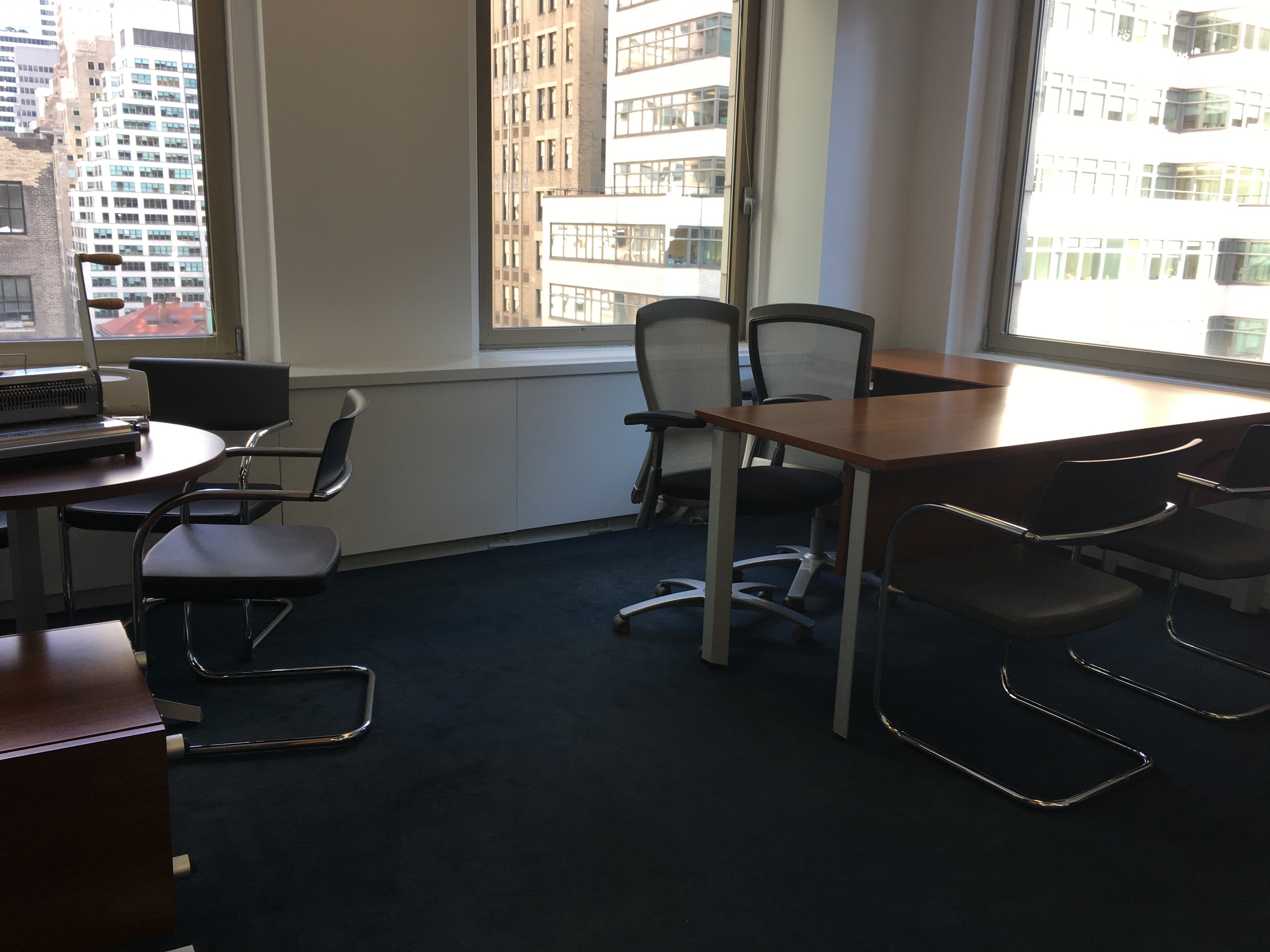 Midtown Manhattan Private Corner Office Midtown Manhattan Private Corner Office