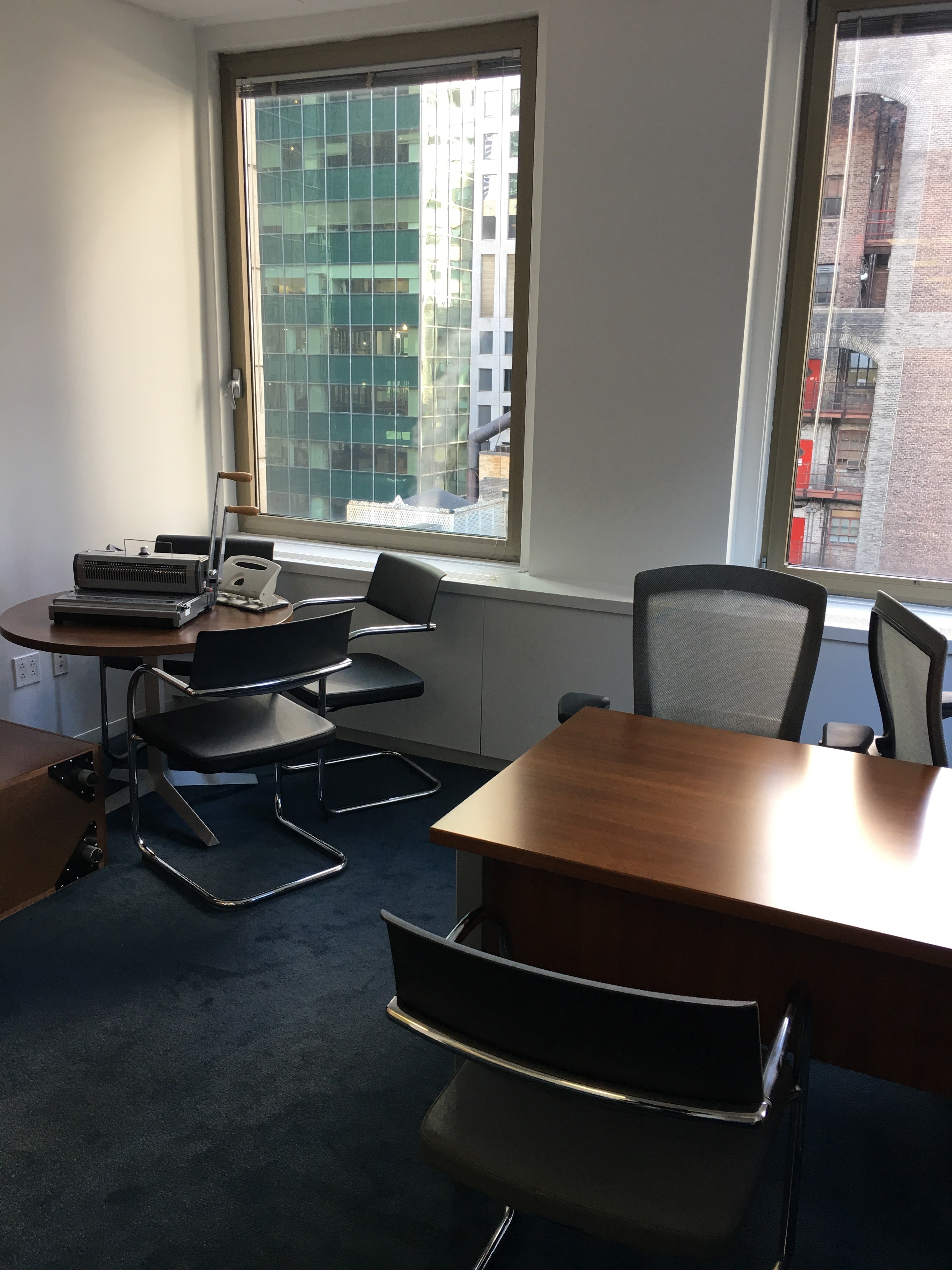 Midtown Manhattan Private Corner Office Midtown Manhattan Private Corner Office