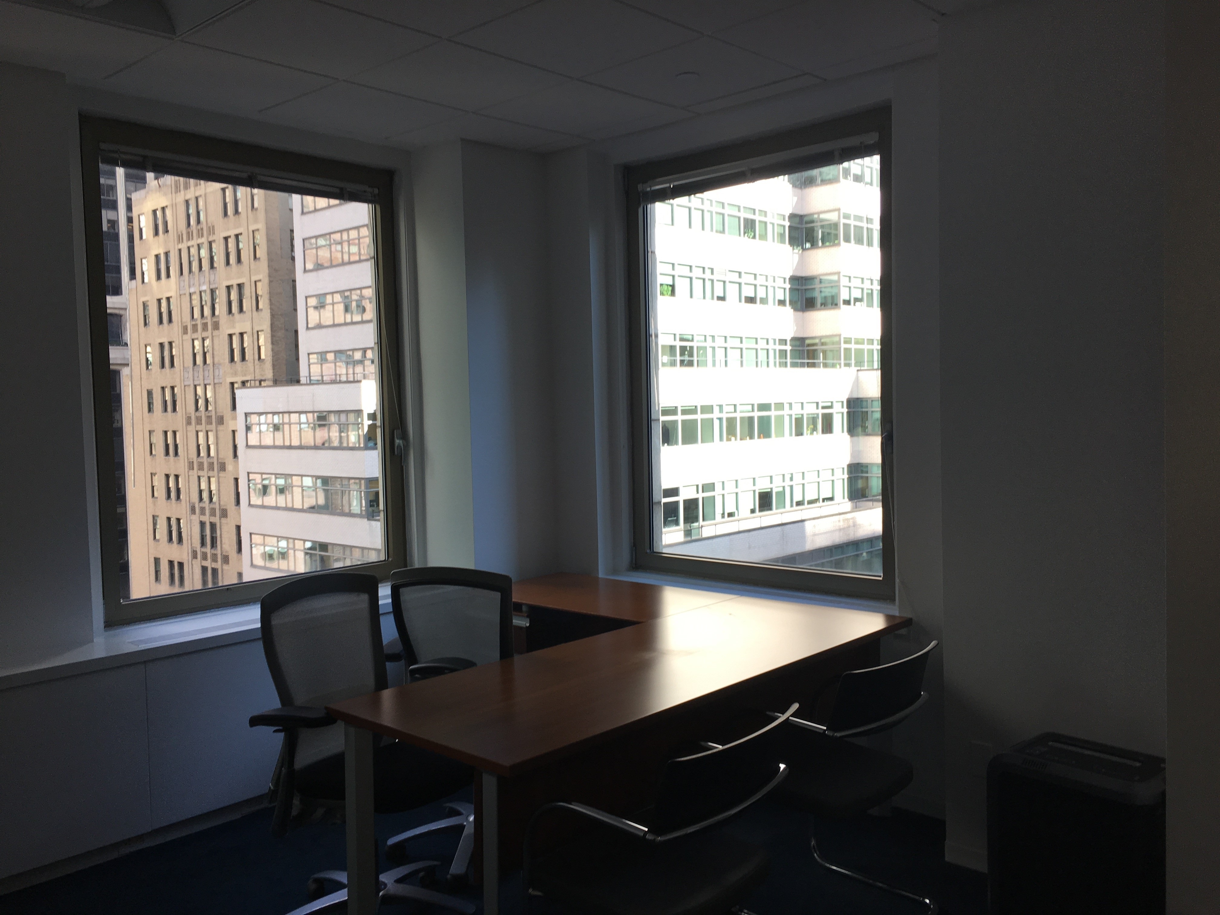 Midtown Manhattan Private Corner Office Midtown Manhattan Private Corner Office