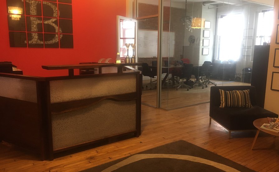 8 desks available in Chelsea Design Firm 8 desks available in Chelsea Design Firm