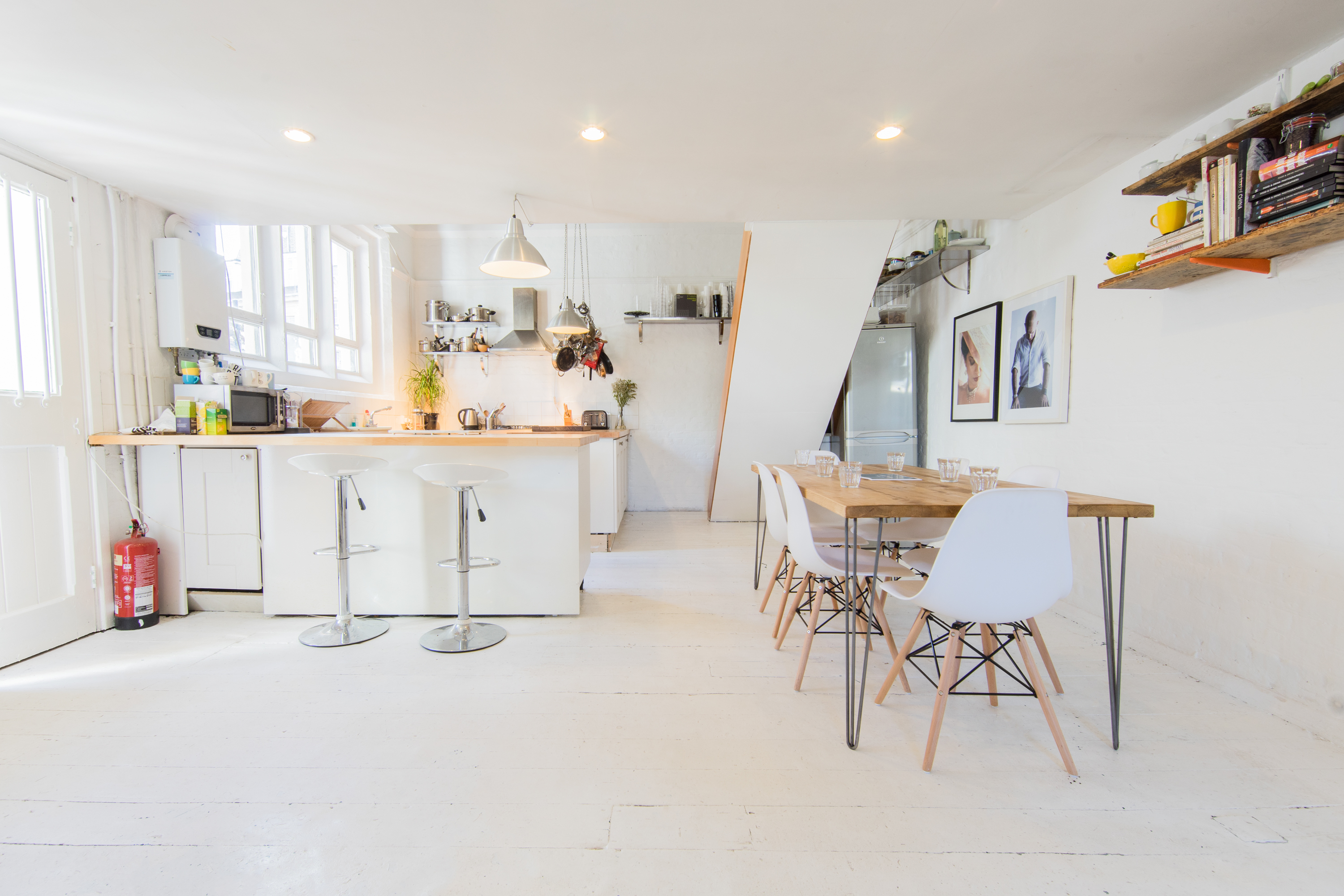 2 Office Desks Available to Rent