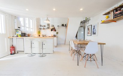 2 Office Desks Available to Rent 2 Office Desks Available to Rent