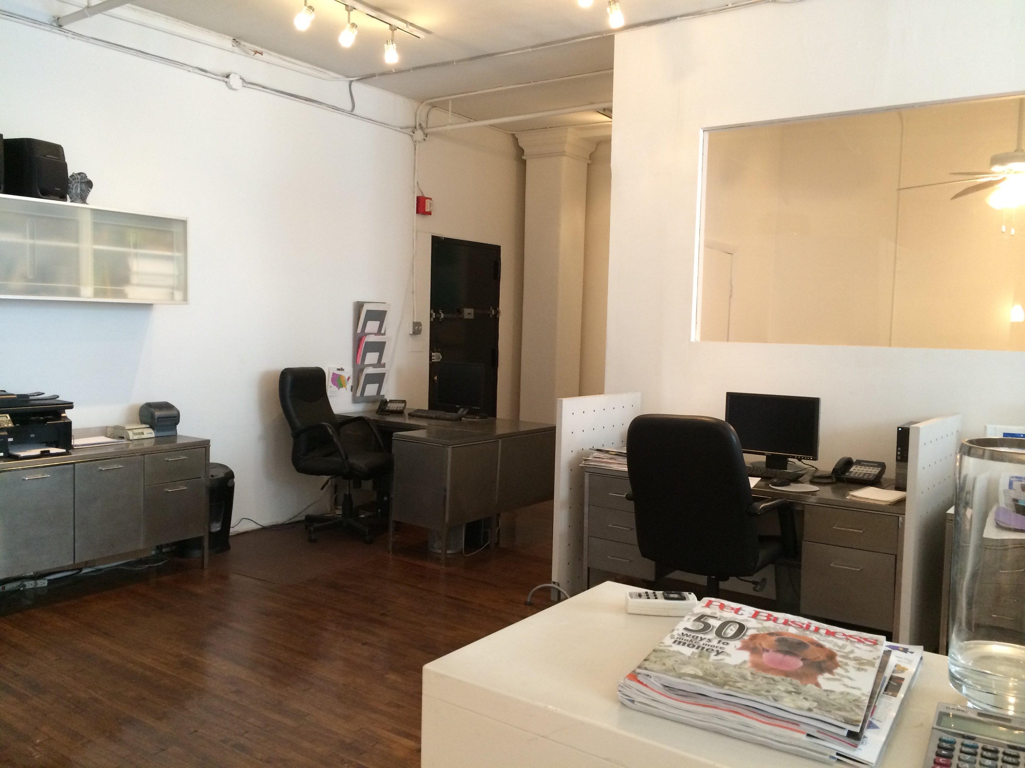 Traditional Large Desk with Drawer Space