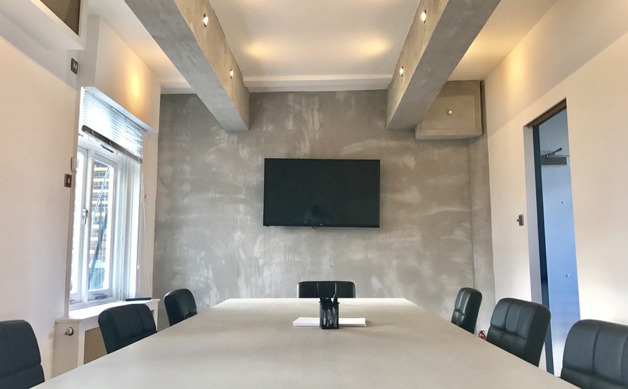  Top Location, MAYFAIR - Desks Space with Elegant Meeting Room Access 