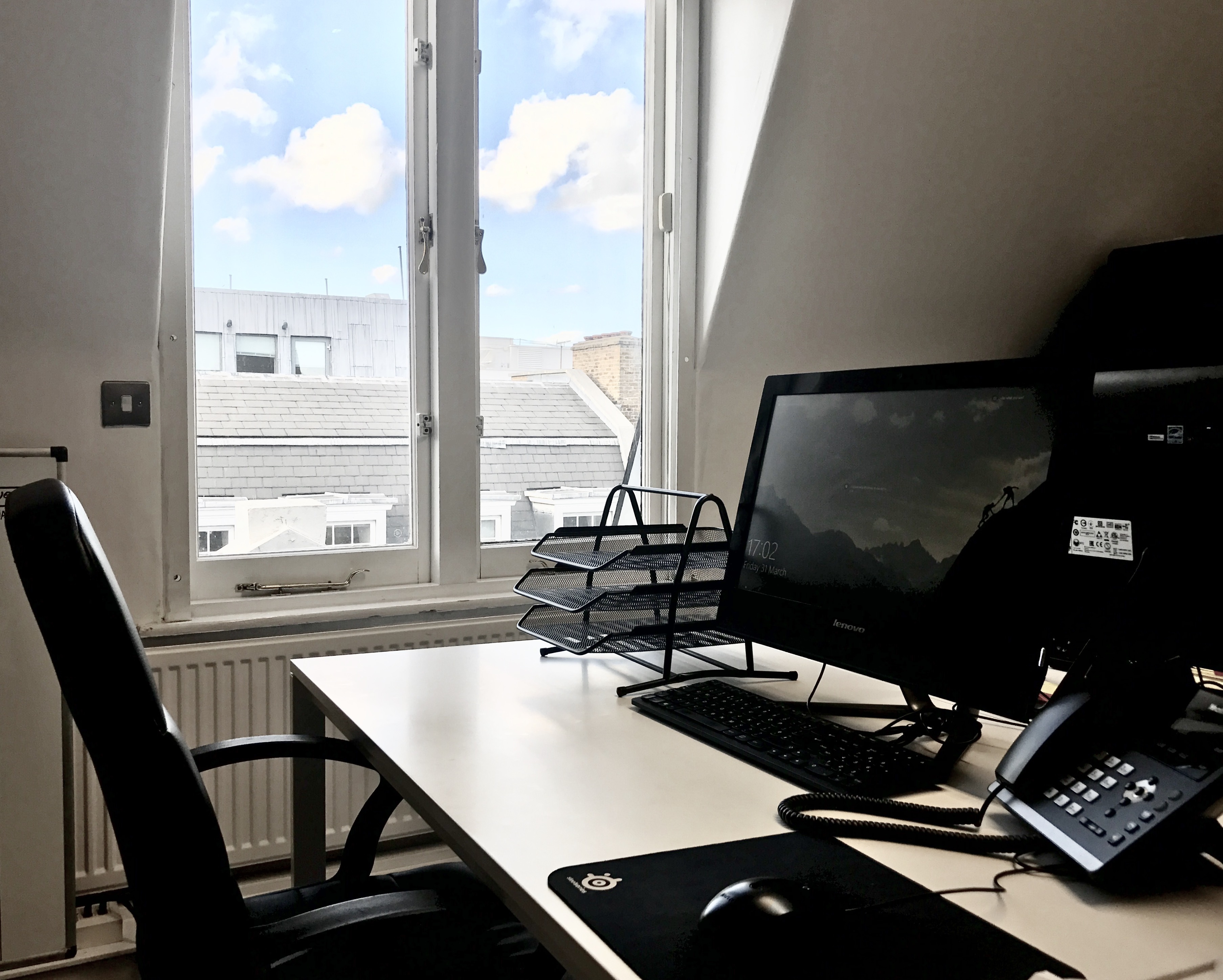 Top Location, MAYFAIR - Desks Space with Elegant Meeting Room Access Top Location, MAYFAIR - Desks Space with Elegant Meeting Room Access