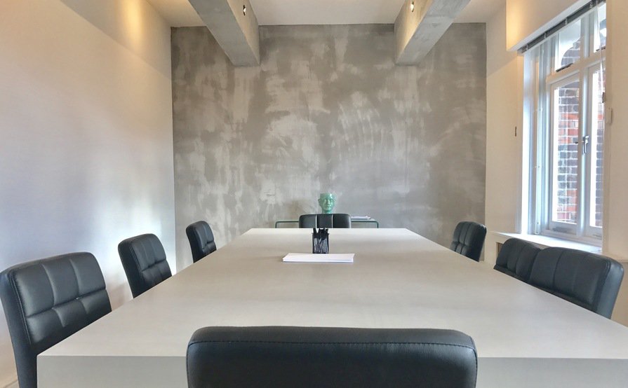  Top Location, MAYFAIR - Desks Space with Elegant Meeting Room Access 