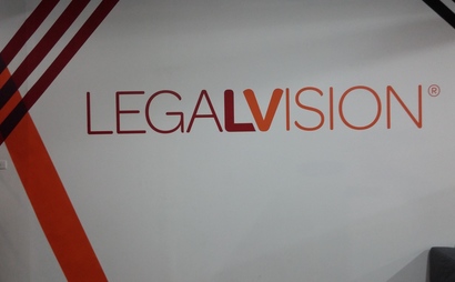 2x Desks avaliable 2x Desks avaliable