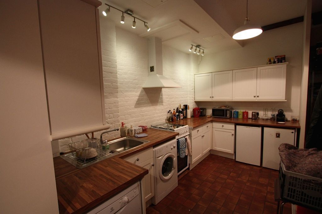 Super-cool desk space in period office