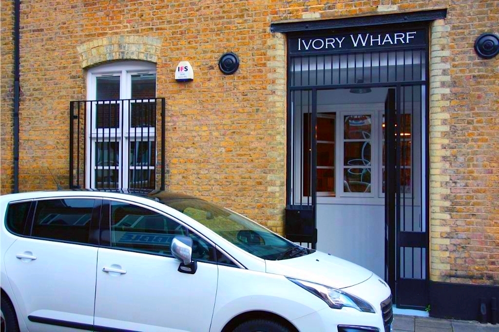 Super-cool desk space in period office