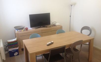 Centre Bordeaux - salle 6 personnes avec TV + HDMI Centre Bordeaux - salle 6 personnes avec TV + HDMI