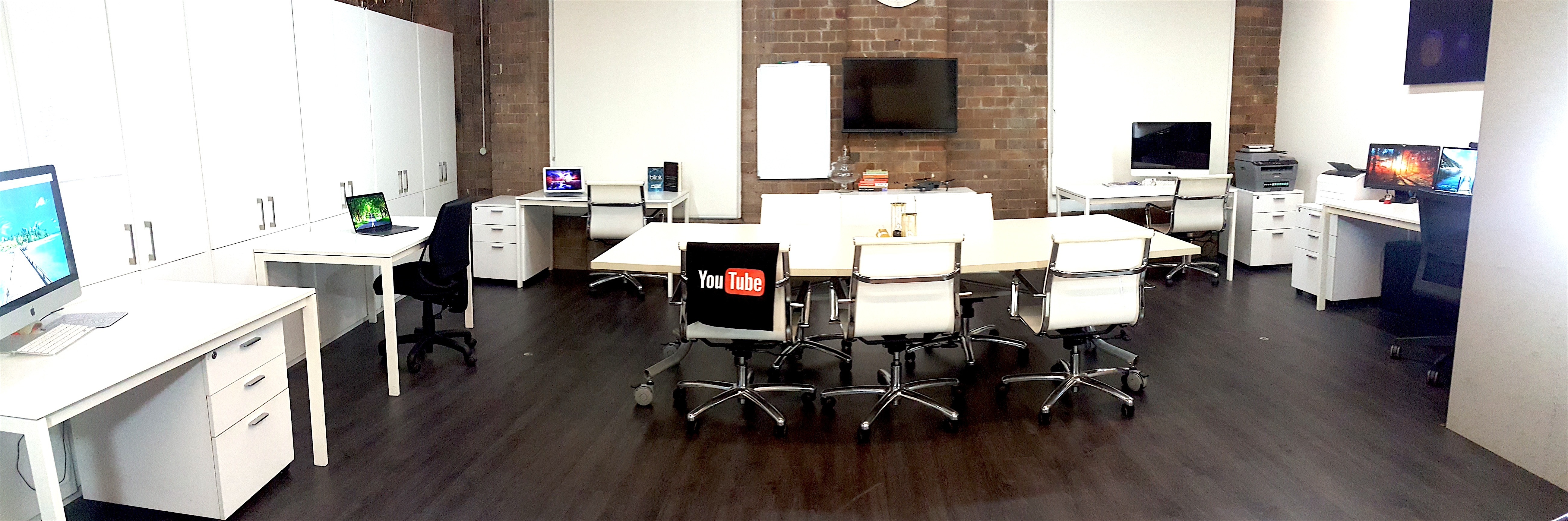 Pyrmont Creative Hub - FIXED DESKS Pyrmont Creative Hub - FIXED DESKS