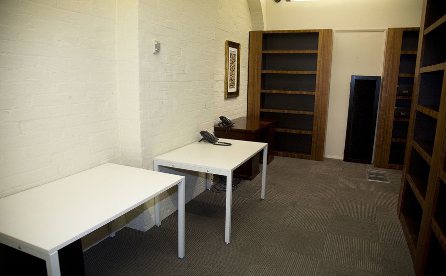 Private office and meeting room. Private office and meeting room.