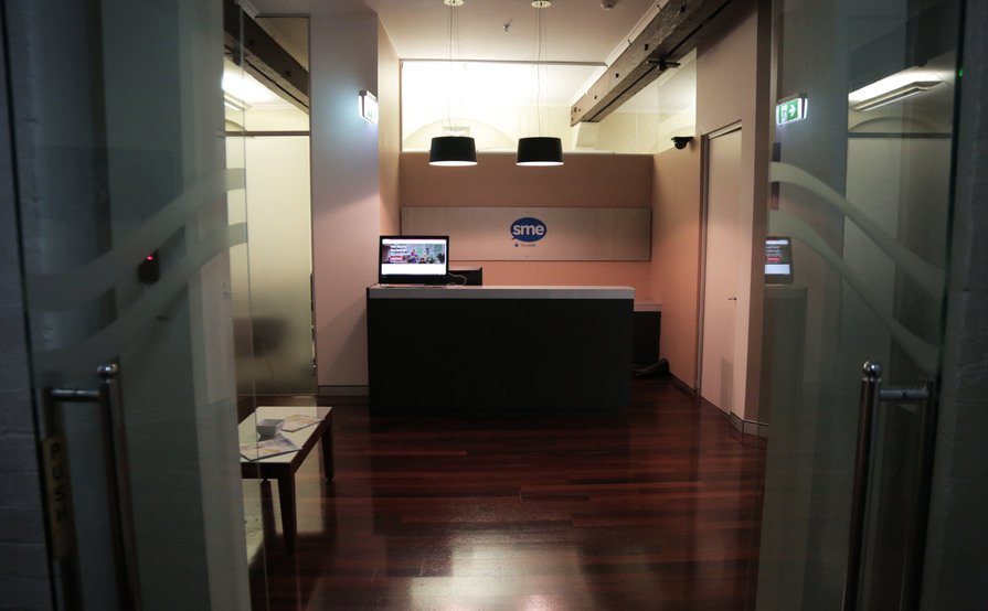 Private office and meeting room. Private office and meeting room.