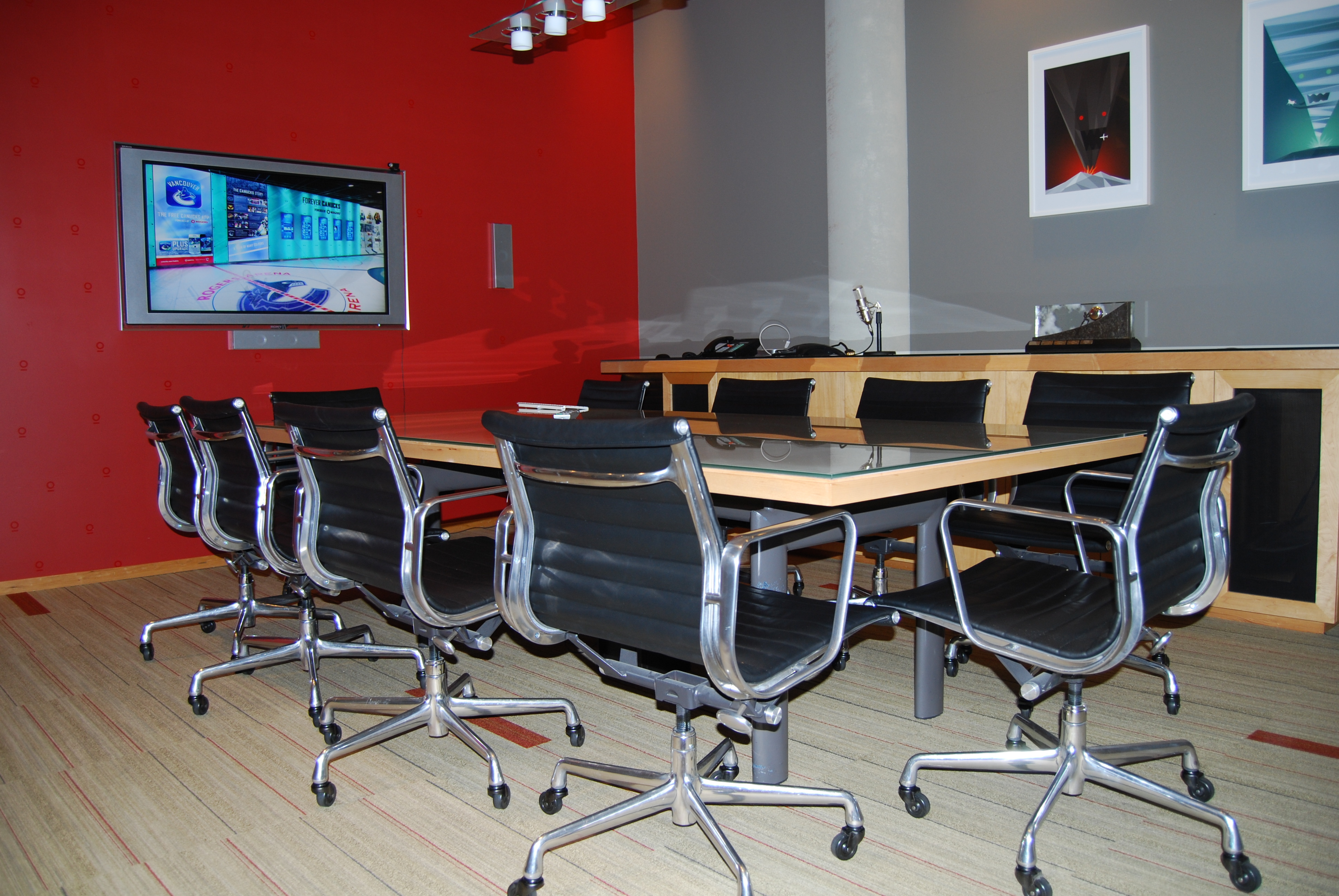Desk in Railtown at 611 Alexander Street