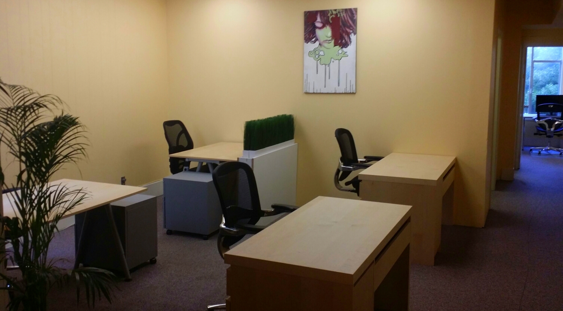 Community Desk Space Community Desk Space