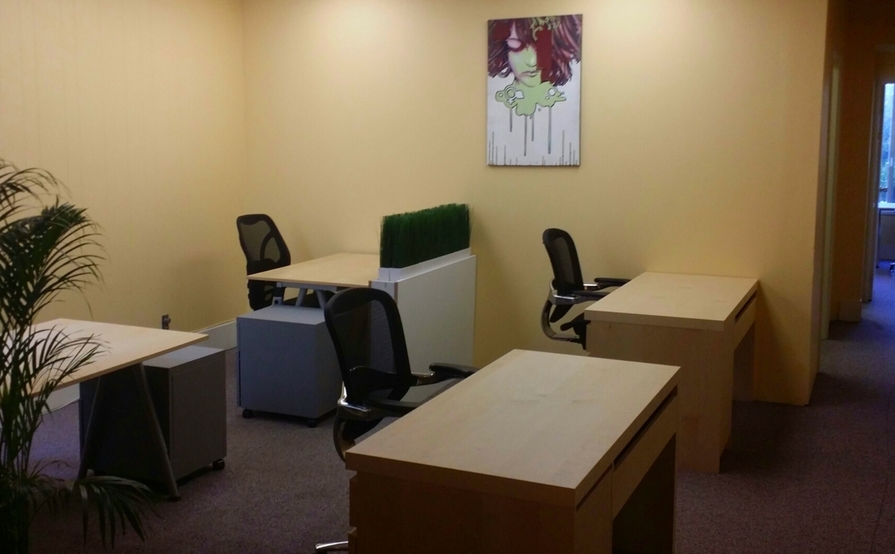 Community Desk Space Community Desk Space
