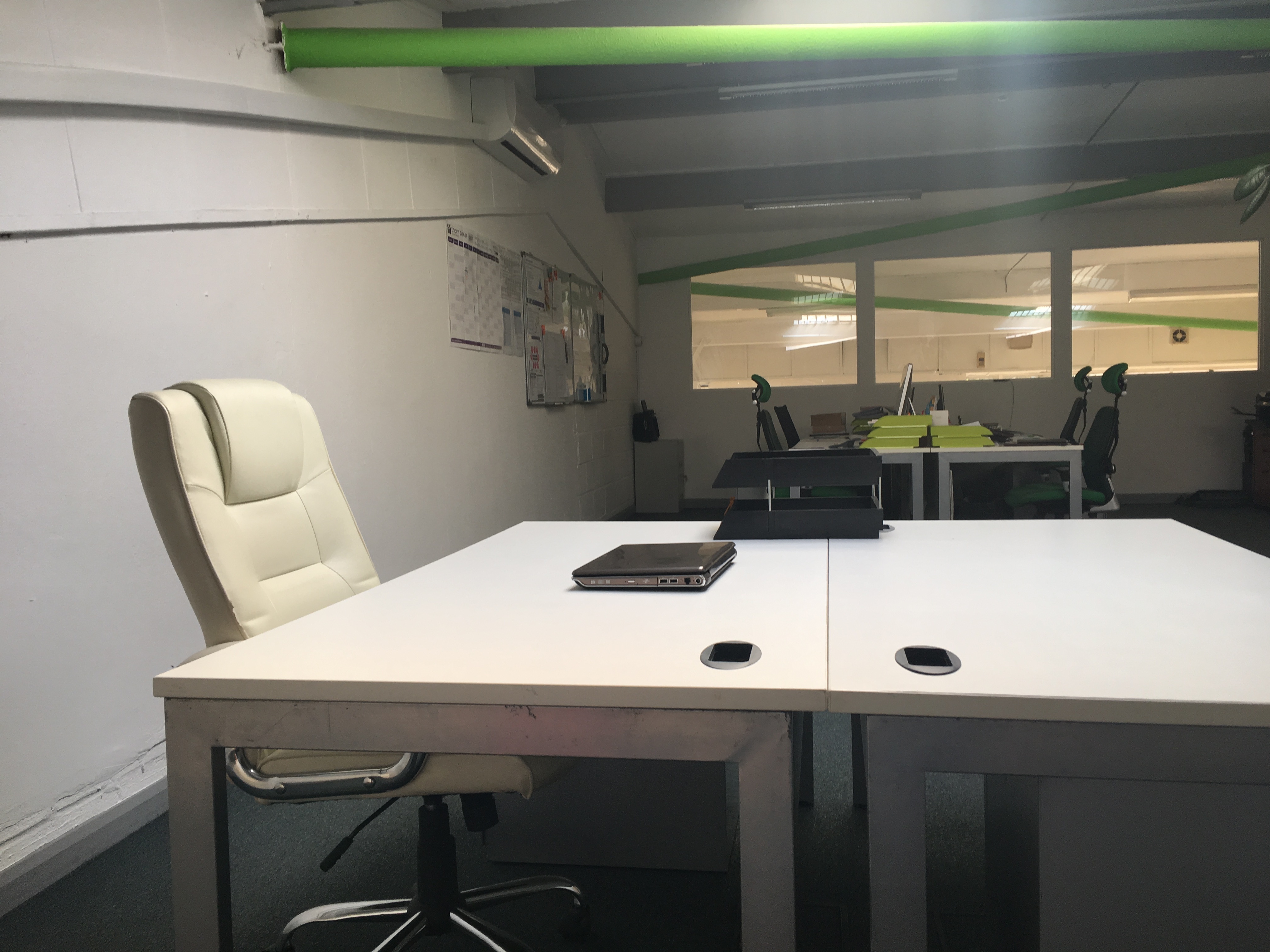 Let By open plan Office Desk/s & Meeting space