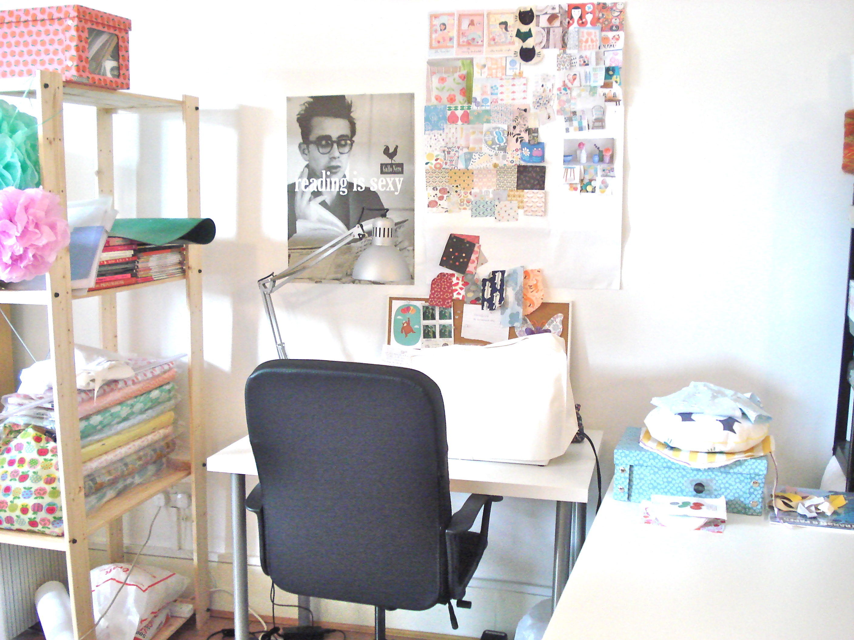 WORKSPACE IN CREATIVE STUDIO