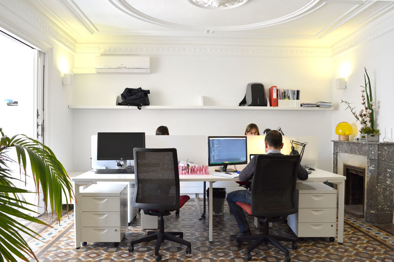 Weekly coworking desk Weekly coworking desk