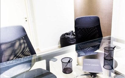 Coworking & Meeting Rooms Coworking & Meeting Rooms